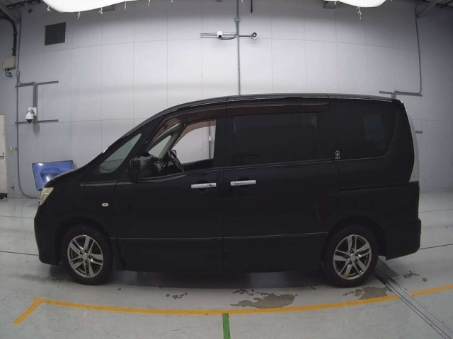 NISSAN SERENA 2011