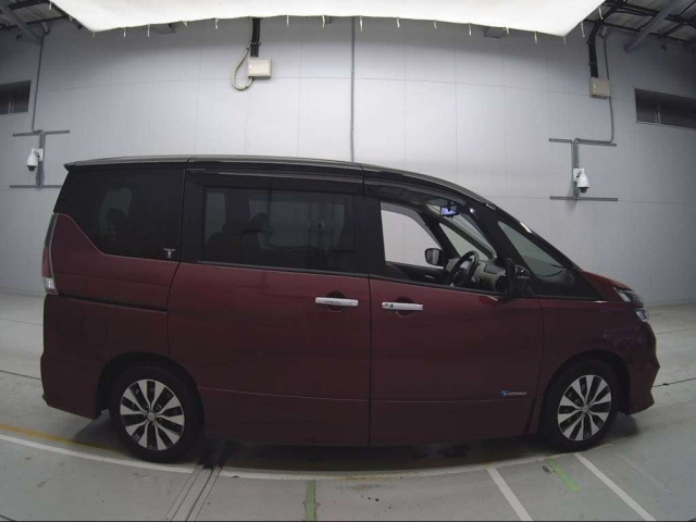 NISSAN SERENA 2017