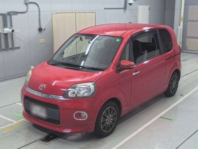 TOYOTA PORTE 2013