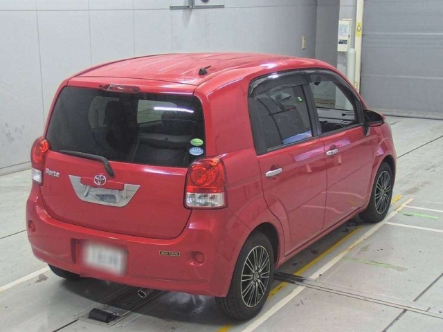 TOYOTA PORTE 2013