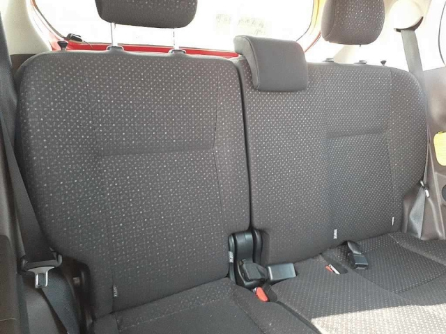 TOYOTA PORTE 2013