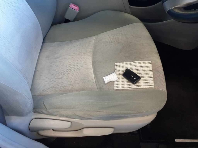 TOYOTA PRIUS ALPHA 2012