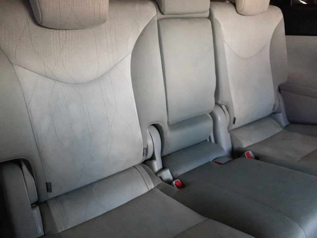 TOYOTA PRIUS ALPHA 2012