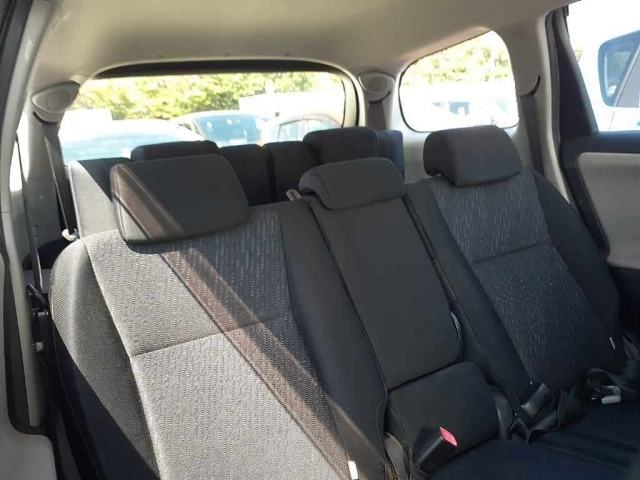 TOYOTA WISH 2011