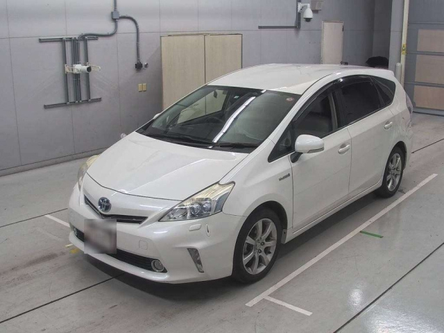 TOYOTA PRIUS ALPHA 2012