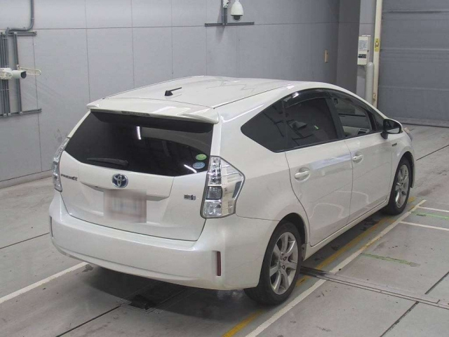 TOYOTA PRIUS ALPHA 2012