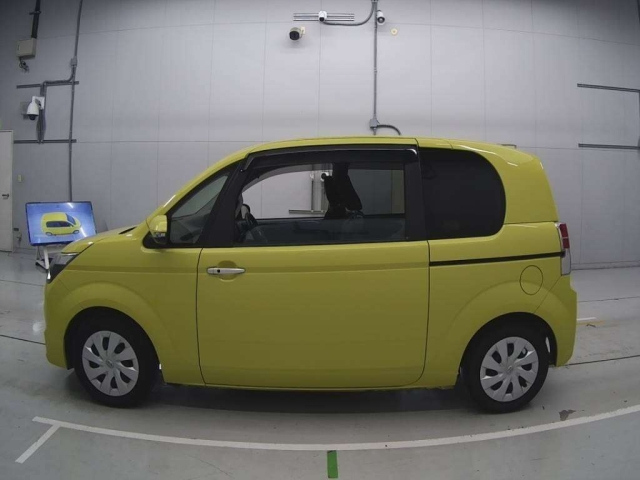 TOYOTA SPADE 2013