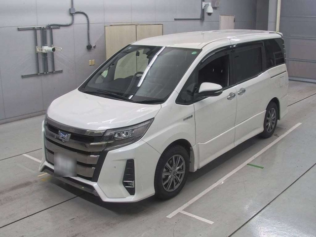 TOYOTA NOAH 2019