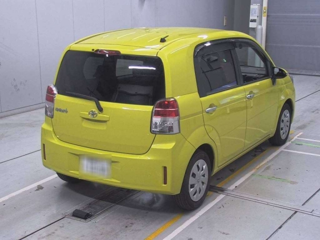 TOYOTA SPADE 2013