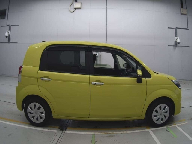 TOYOTA SPADE 2013