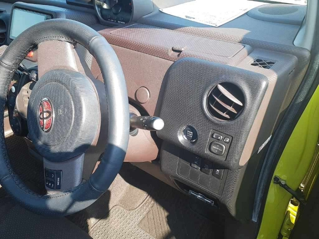TOYOTA SPADE 2013