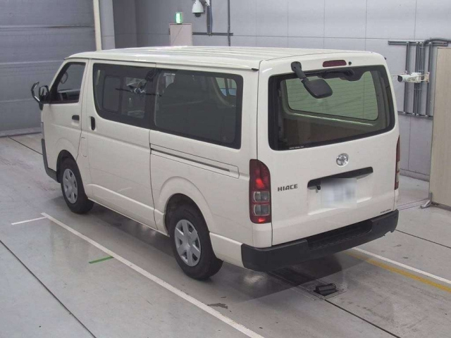 TOYOTA HIACE VAN 2023