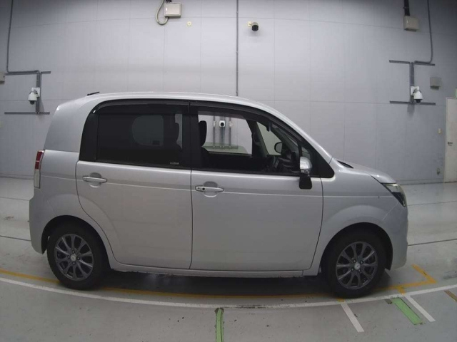 TOYOTA SPADE 2014