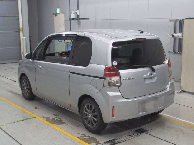 TOYOTA SPADE 2014