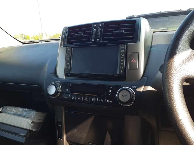 TOYOTA LAND CRUISER PRADO 2011