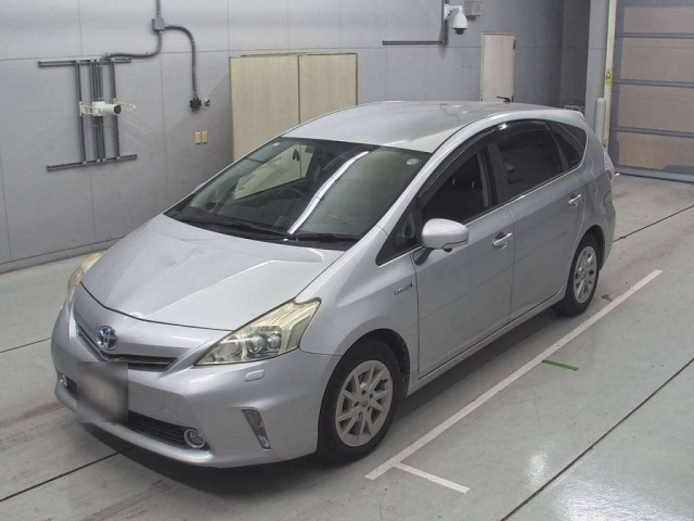 TOYOTA PRIUS ALPHA 2012
