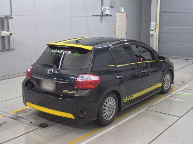 TOYOTA AURIS 2010