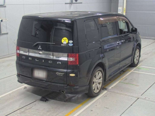 MITSUBISHI DELICA D5 2010
