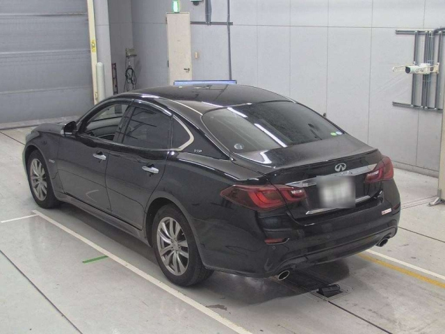NISSAN FUGA 2015