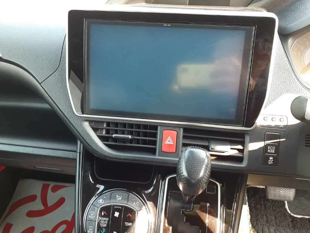 TOYOTA NOAH 2018