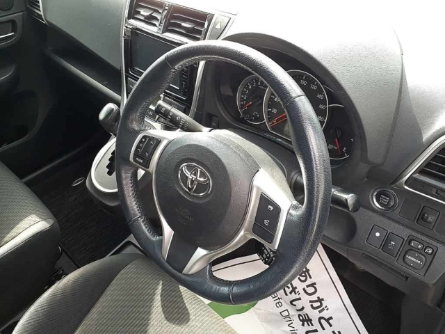 TOYOTA RACTIS 2014