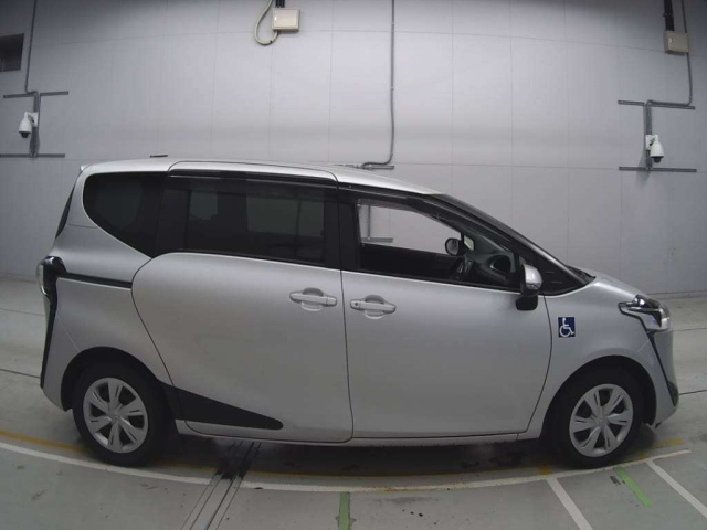 TOYOTA SIENTA 2020