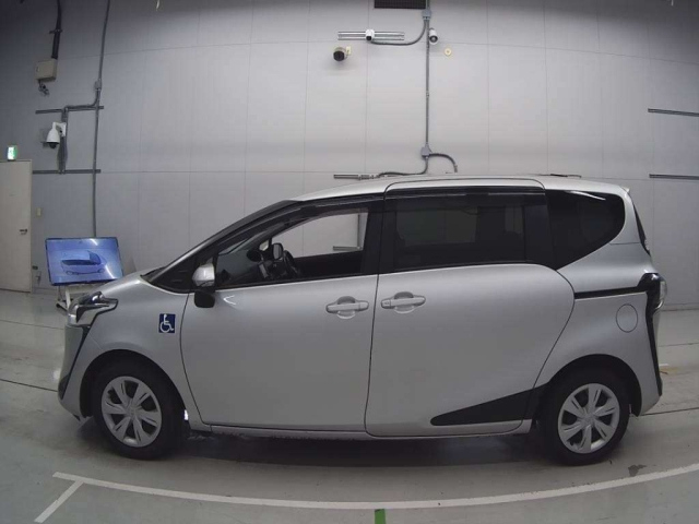 TOYOTA SIENTA 2020