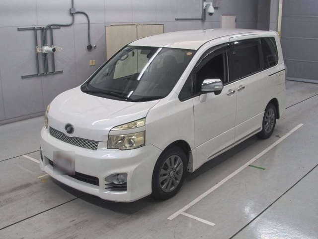 TOYOTA VOXY 2012