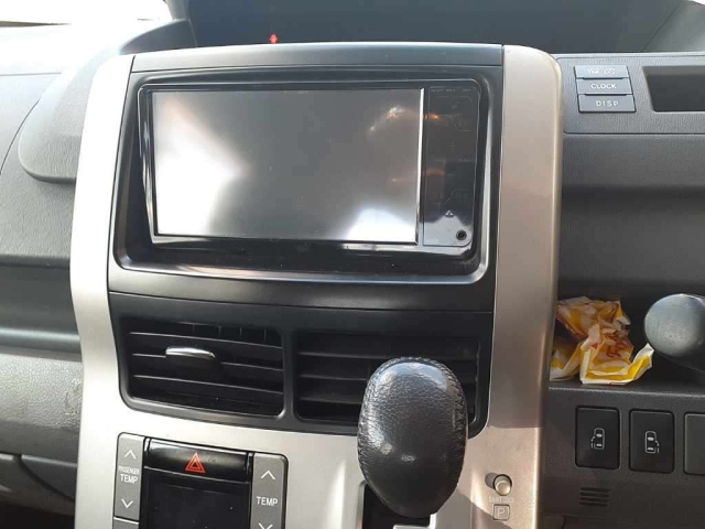 TOYOTA NOAH 2008