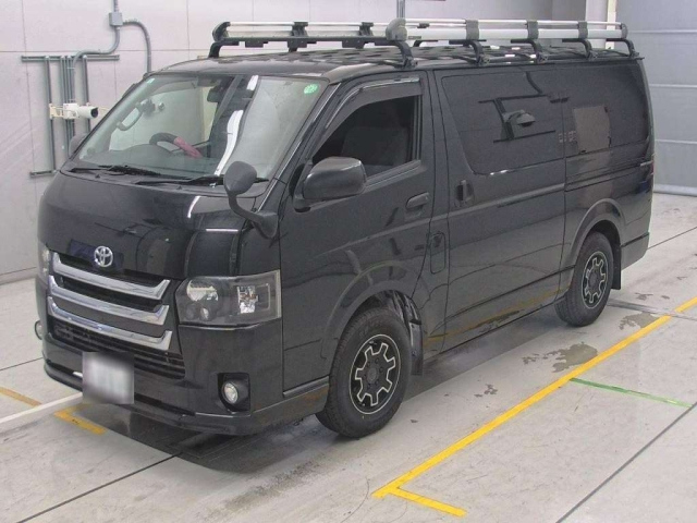 TOYOTA HIACE VAN 2016
