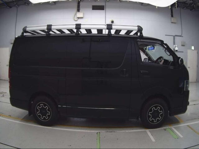 TOYOTA HIACE VAN 2016