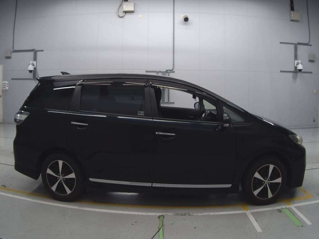 TOYOTA WISH 2014