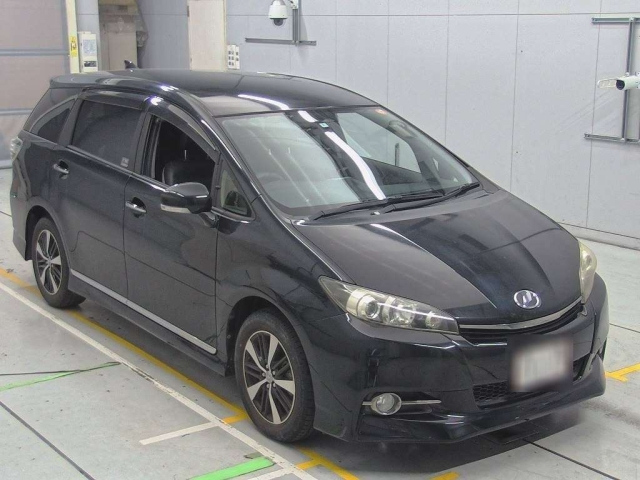 TOYOTA WISH 2014