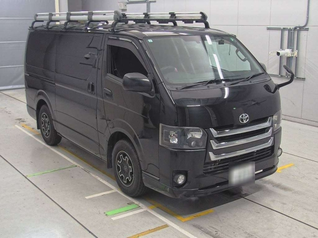 TOYOTA HIACE VAN 2016