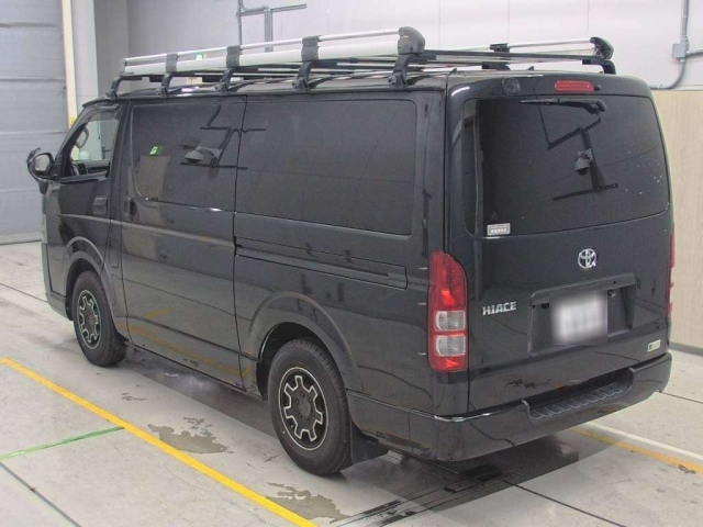 TOYOTA HIACE VAN 2016