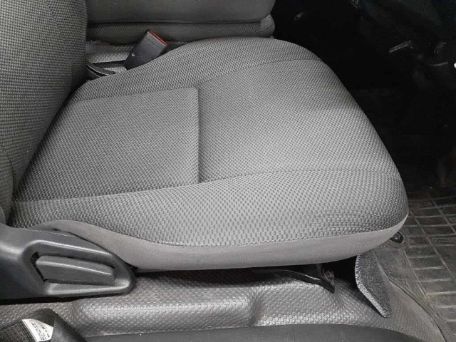 TOYOTA HIACE VAN 2016