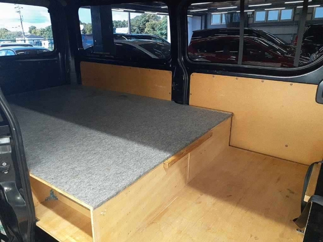 TOYOTA HIACE VAN 2016