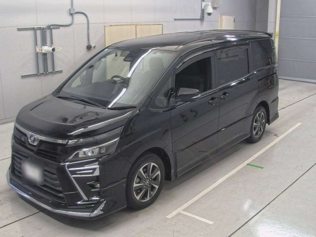 TOYOTA VOXY 2018