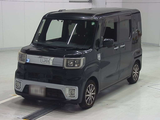 DAIHATSU WAKE 2015