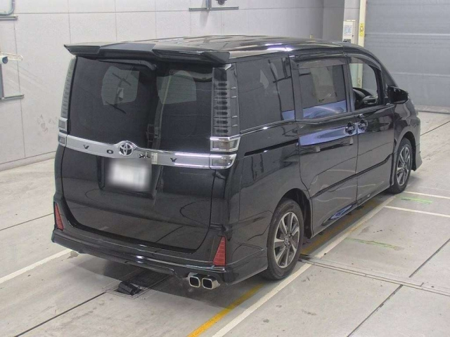 TOYOTA VOXY 2018