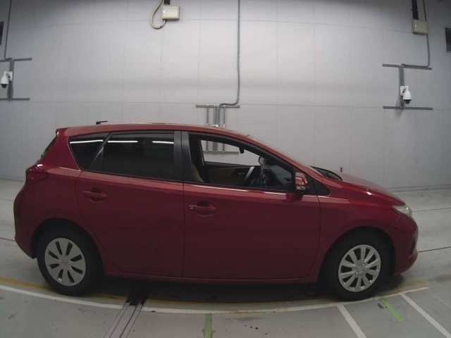 TOYOTA AURIS 2012