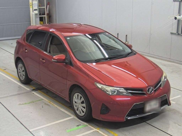 TOYOTA AURIS 2012