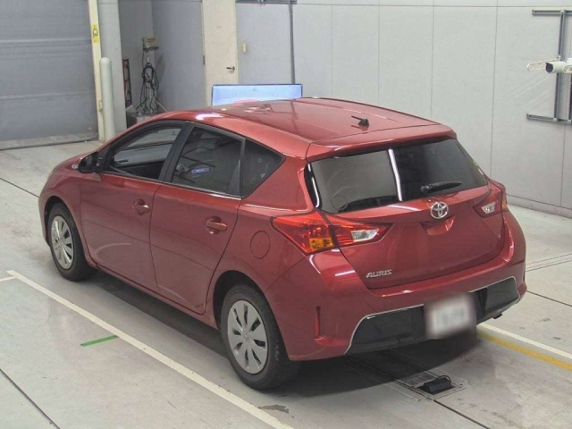 TOYOTA AURIS 2012