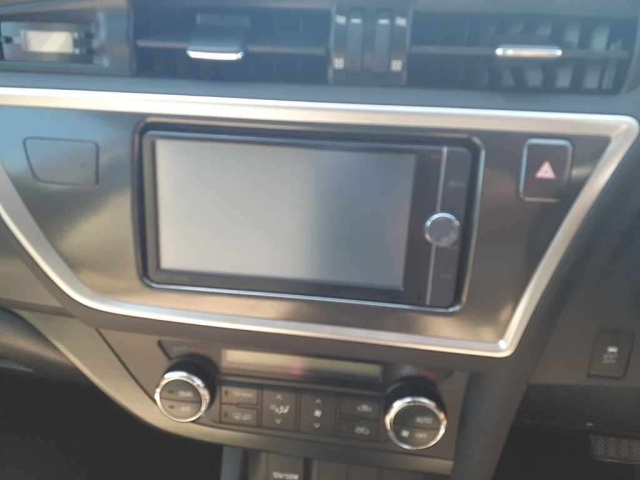 TOYOTA AURIS 2012