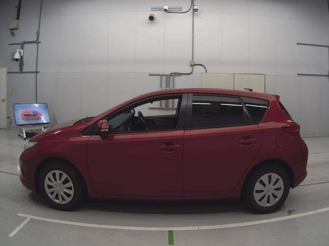 TOYOTA AURIS 2012