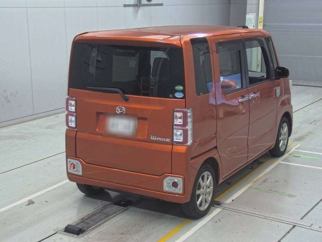 DAIHATSU WAKE 2016