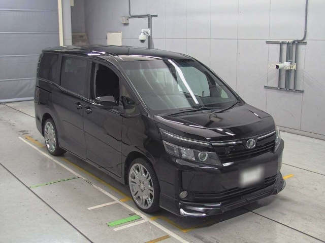 TOYOTA VOXY 2016