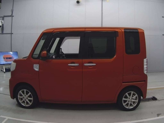 DAIHATSU WAKE 2016