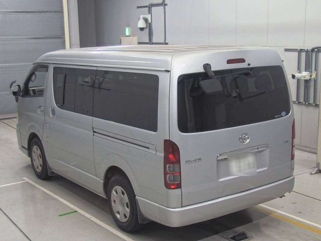 TOYOTA HIACE 2013