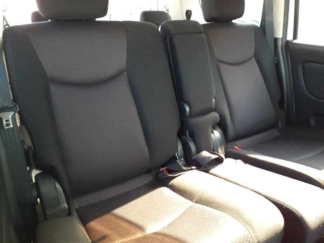 NISSAN SERENA 2011